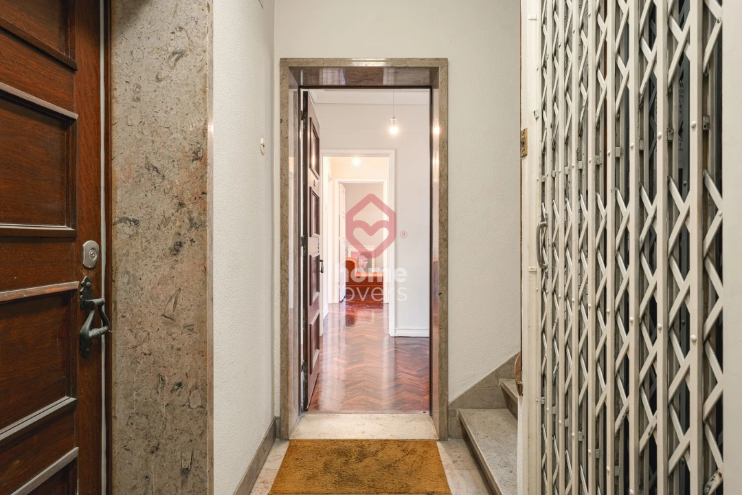 Apartamento T2 para Venda em Santo António Foto 25