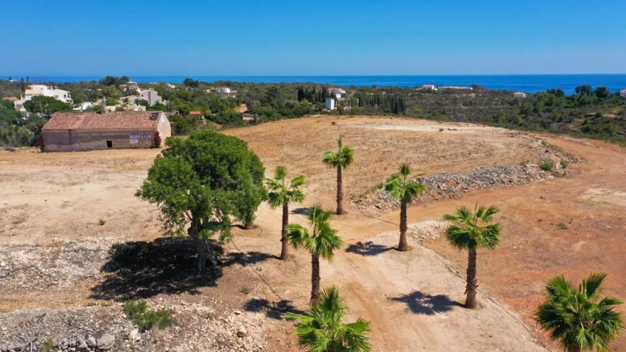 Moradia T4 para Venda em Lagoa e Carvoeiro Foto 1