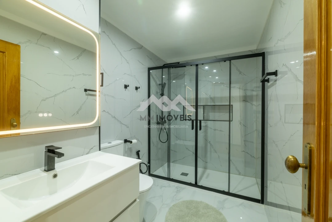 Apartamento T3 para Venda em Santa Marinha Foto 5
