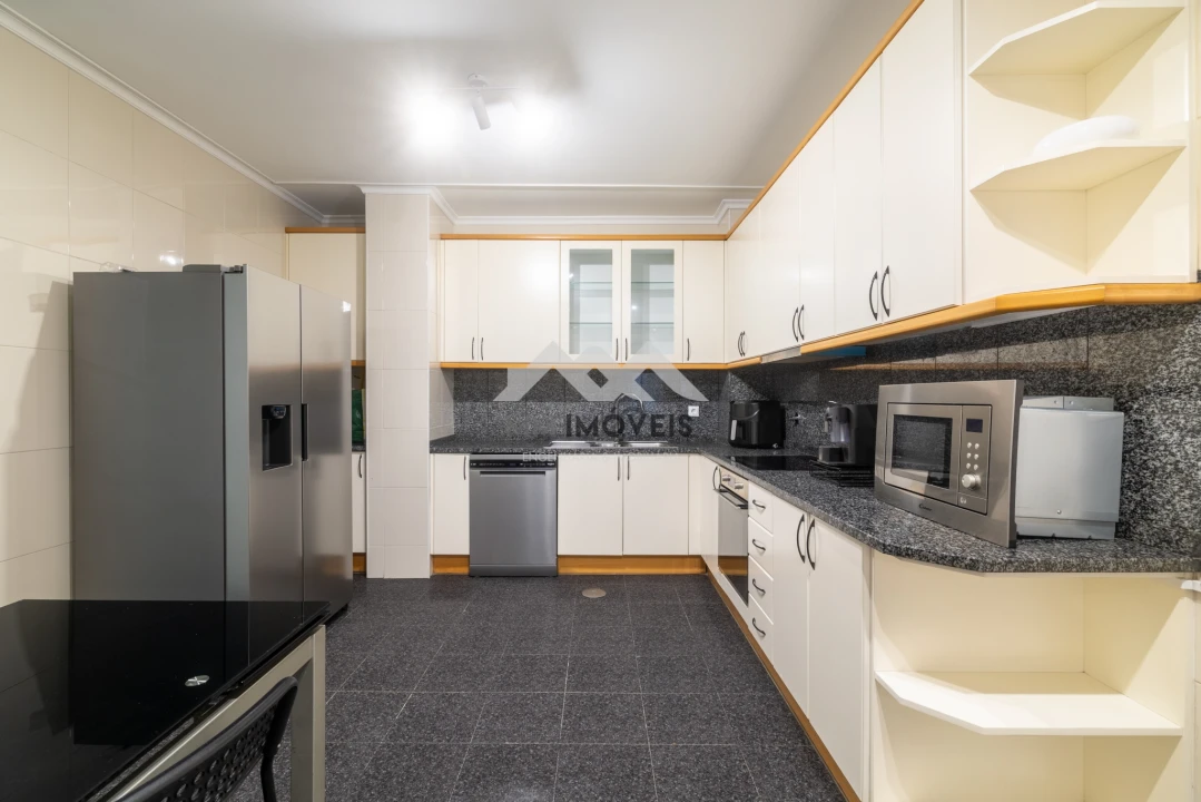 Apartamento T3 para Venda em Santa Marinha Foto 3