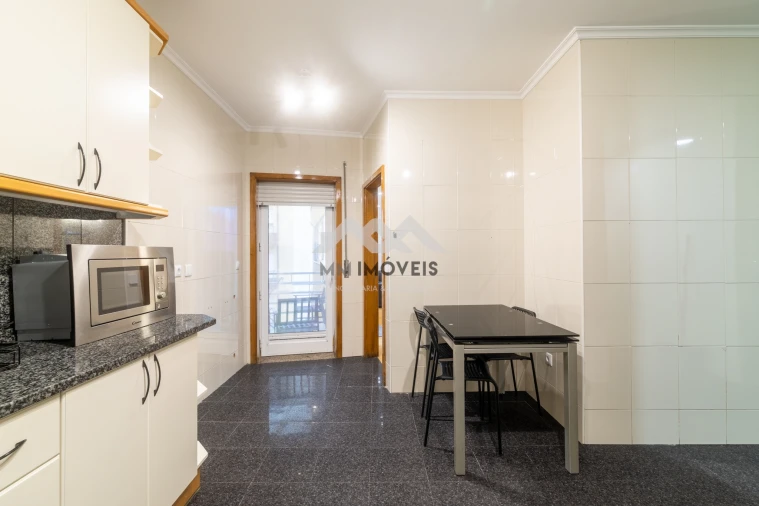 Apartamento T3 para Venda em Santa Marinha Foto 8