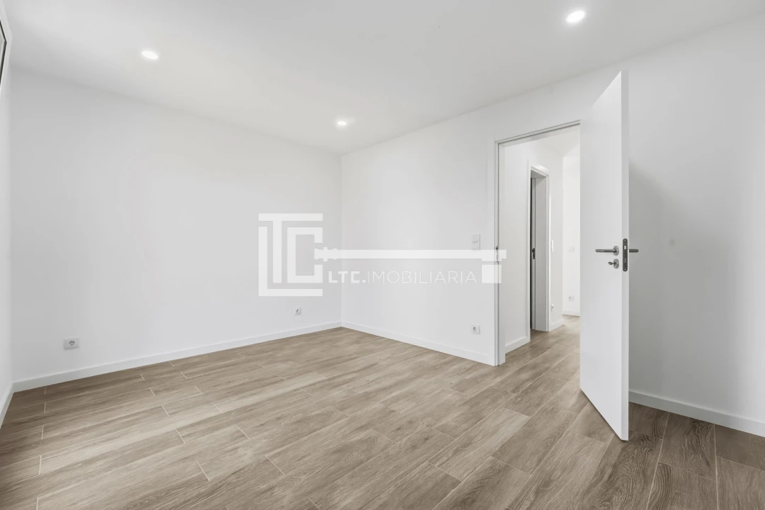 Apartamento T3 para Venda em Marvila Foto 22