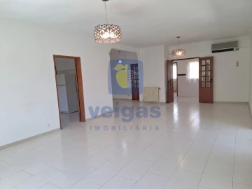 Moradia T6 para Venda em Quarteira