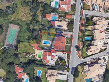 Moradia T6 para Venda em Quarteira