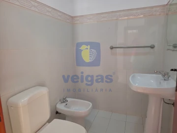 Moradia T6 para Venda em Quarteira