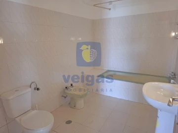 Moradia T6 para Venda em Quarteira