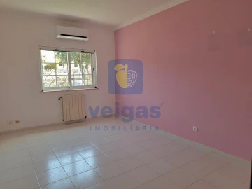 Moradia T6 para Venda em Quarteira