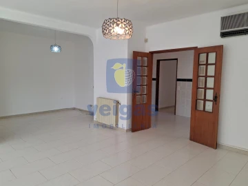 Moradia T6 para Venda em Quarteira