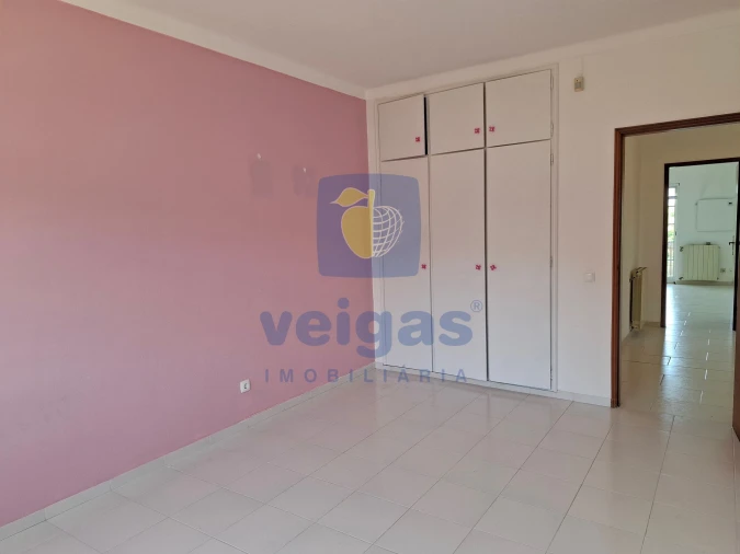 Moradia T6 para Venda em Quarteira Foto 17