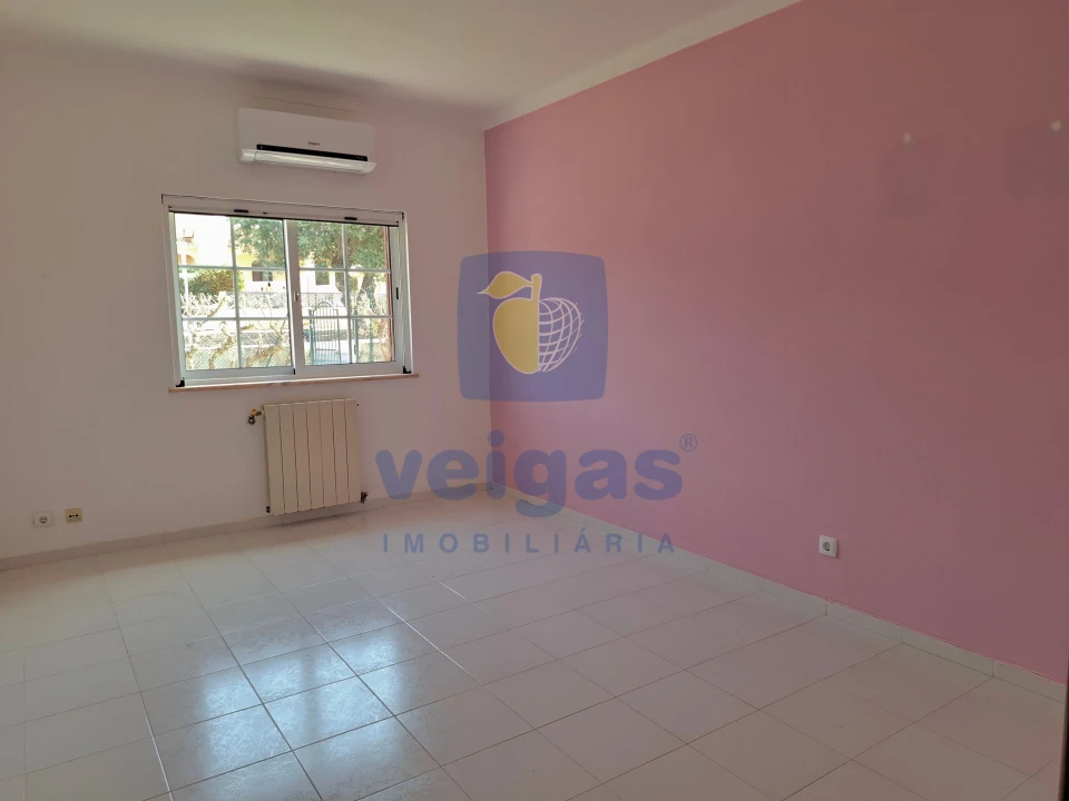Moradia T6 para Venda em Quarteira Foto 16