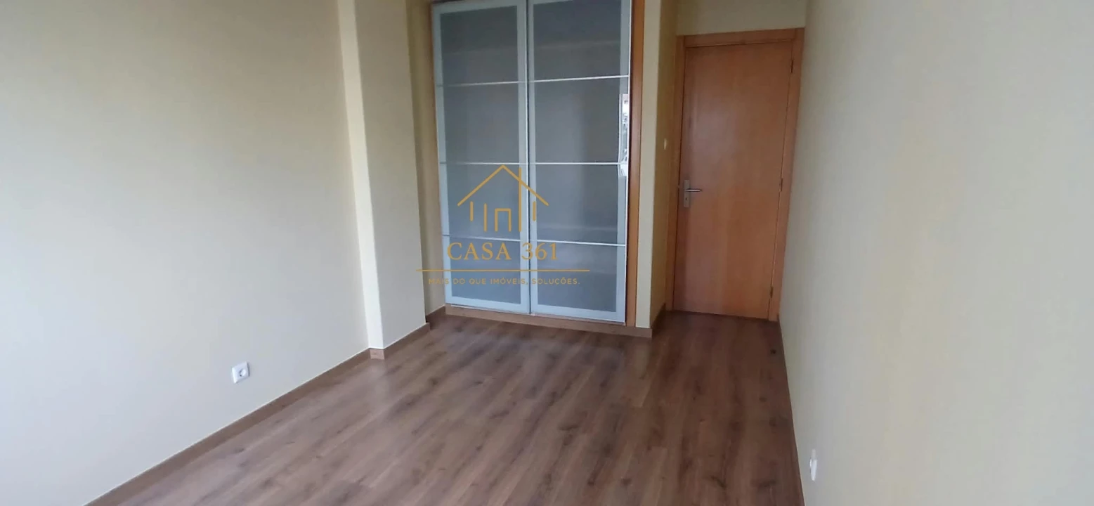 Apartamento T3 para Arrendamento em Vila Franca de Xira Foto 11