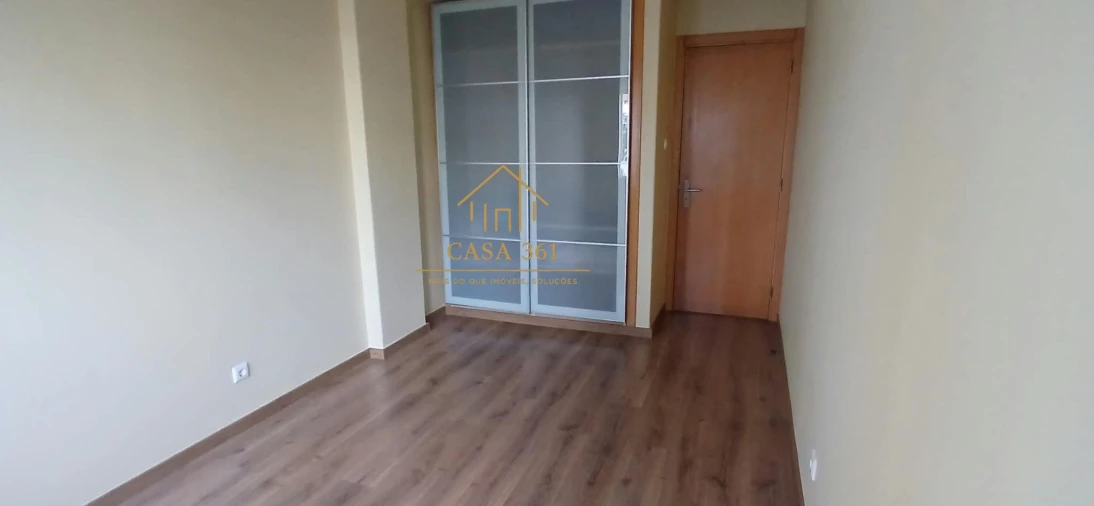 Apartamento T3 para Arrendamento em Vila Franca de Xira Foto 11