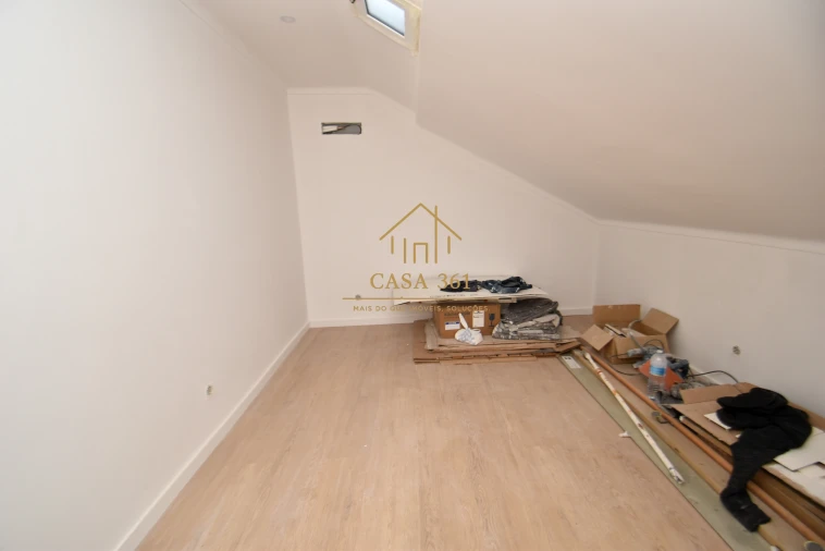 Apartamento T2 para Venda em Castanheira do Ribatejo e Cachoeiras Foto 17