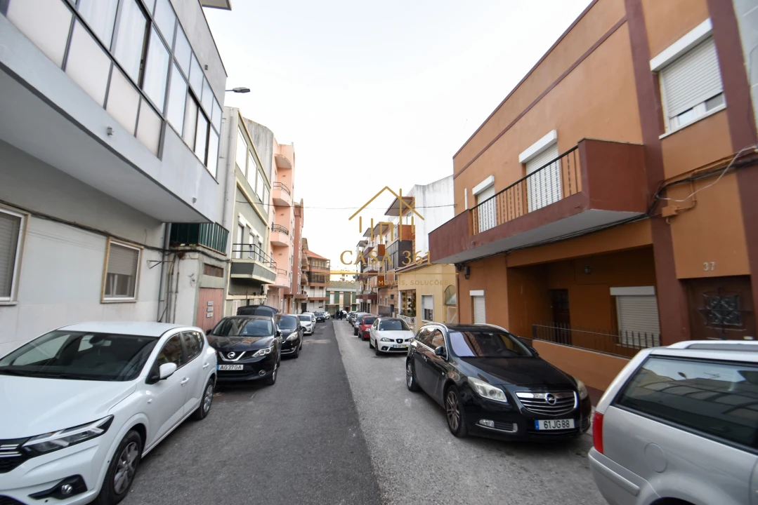 Apartamento T2 para Venda em Castanheira do Ribatejo e Cachoeiras Foto 1