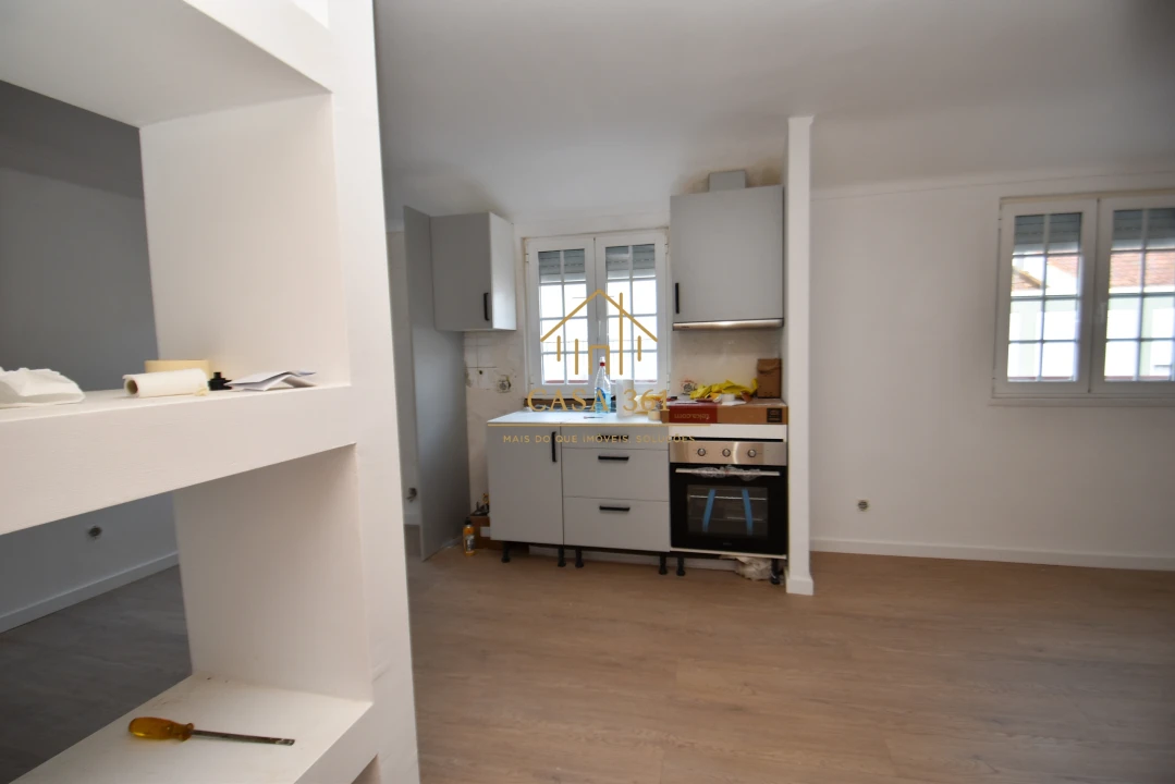 Apartamento T2 para Venda em Castanheira do Ribatejo e Cachoeiras Foto 4