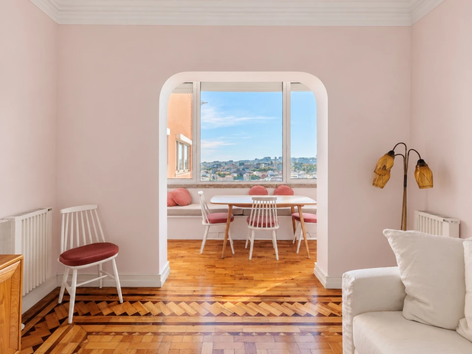 Apartamento T2 para Venda em Penha de França Foto 2