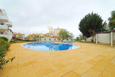 Apartamento T2 para Arrendamento em Albufeira e Olhos de Água