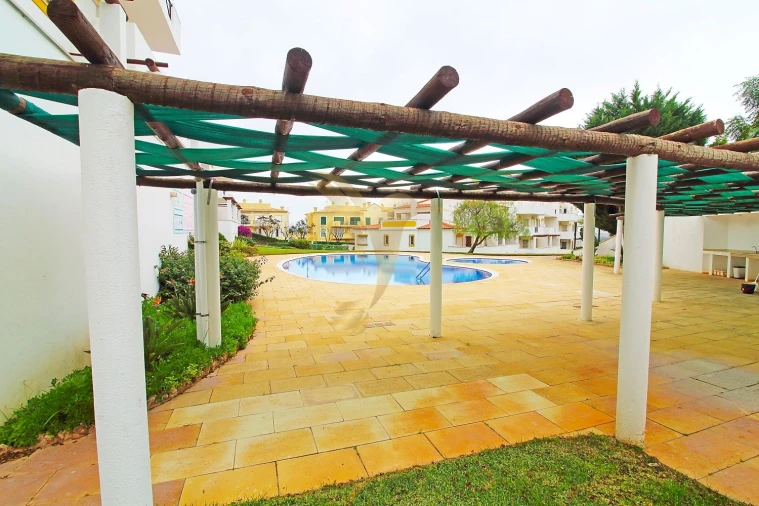 Apartamento T2 para Arrendamento em Albufeira e Olhos de Água Foto 7