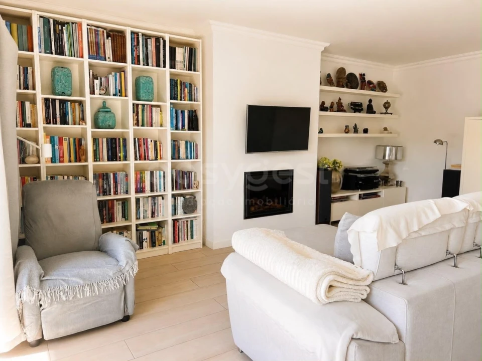 Apartamento T2 para Venda em Algés, Linda-A-Velha e Cruz Quebrada-Dafundo Foto 2