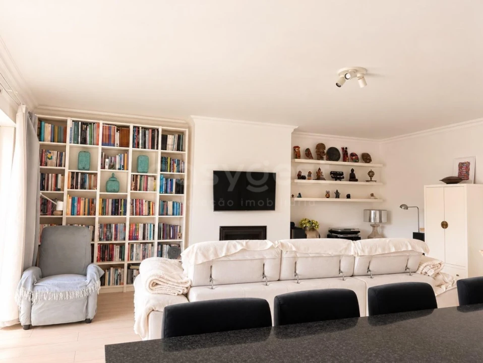 Apartamento T2 para Venda em Algés, Linda-A-Velha e Cruz Quebrada-Dafundo Foto 3