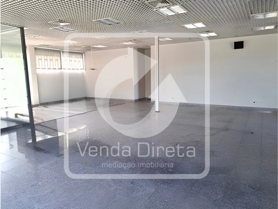 Prédio para Venda em Carrazeda de Ansiães Foto 6