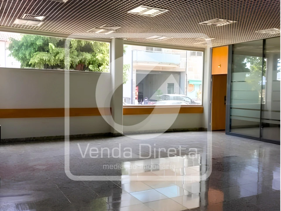 Prédio para Venda em Carrazeda de Ansiães Foto 7