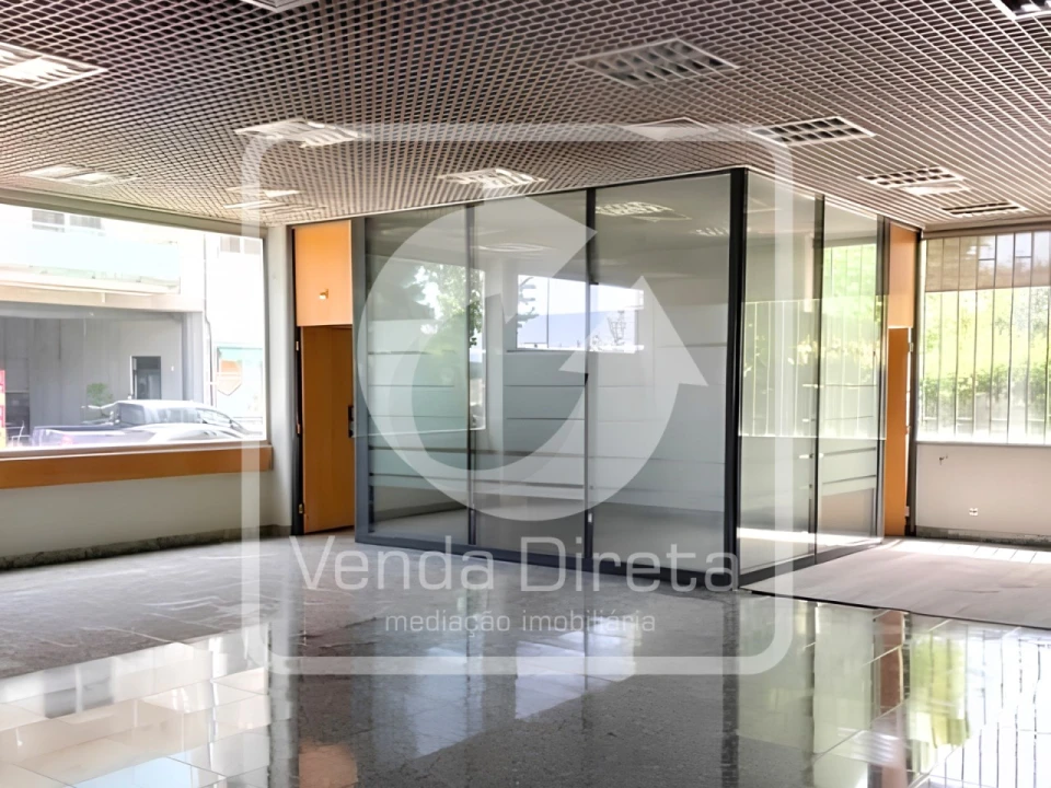 Prédio para Venda em Carrazeda de Ansiães Foto 9