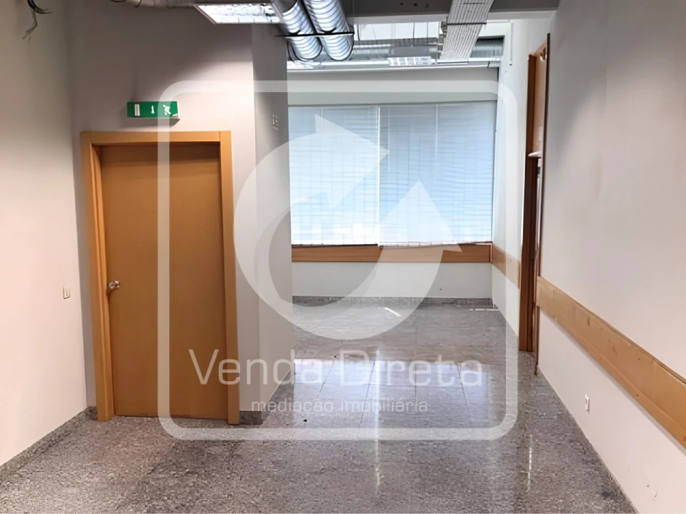Prédio para Venda em Carrazeda de Ansiães Foto 11