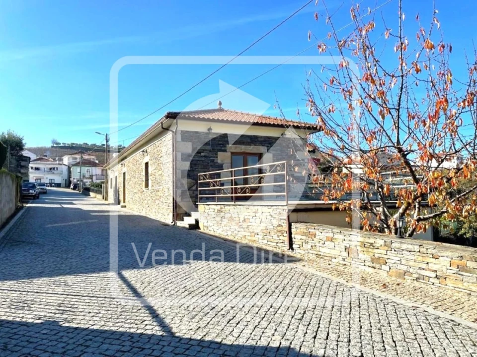 Prédio para Venda em Valongo dos Azeites Foto 3