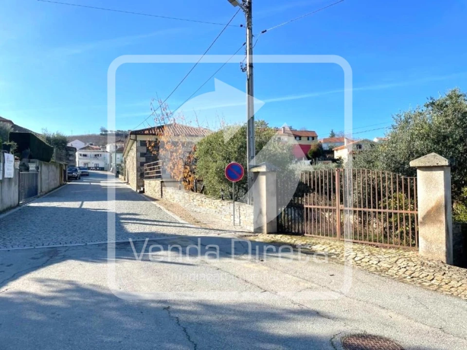 Prédio para Venda em Valongo dos Azeites Foto 17