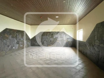 Prédio para Venda em Valongo dos Azeites