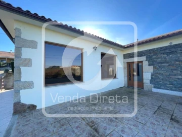 Prédio para Venda em Valongo dos Azeites