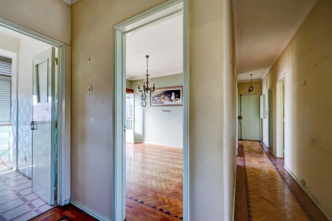 Apartamento T4 para Venda em Venteira Foto 12