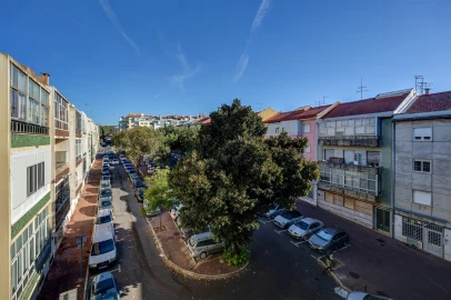 Apartamento T4 para Venda em Venteira