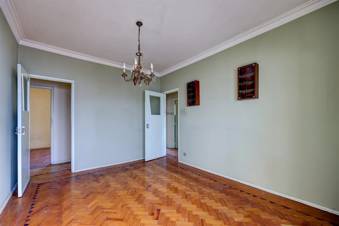 Apartamento T4 para Venda em Venteira Foto 8