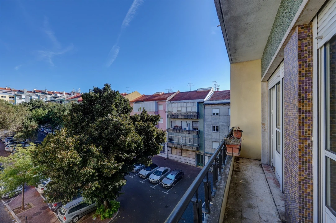 Apartamento T4 para Venda em Venteira Foto 23