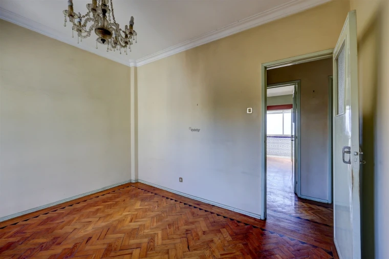 Apartamento T4 para Venda em Venteira Foto 6