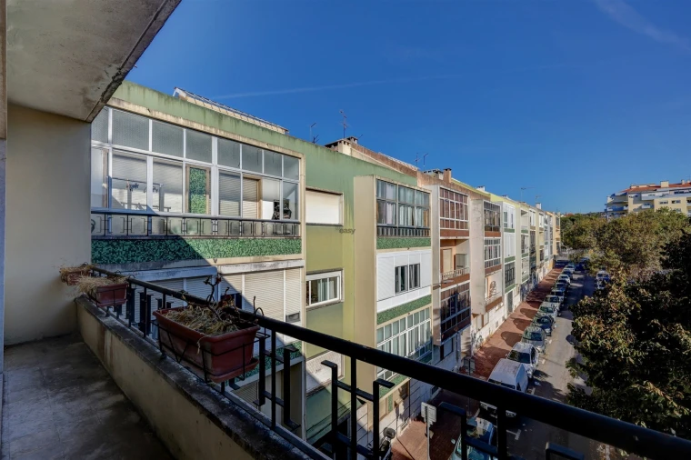 Apartamento T4 para Venda em Venteira Foto 24