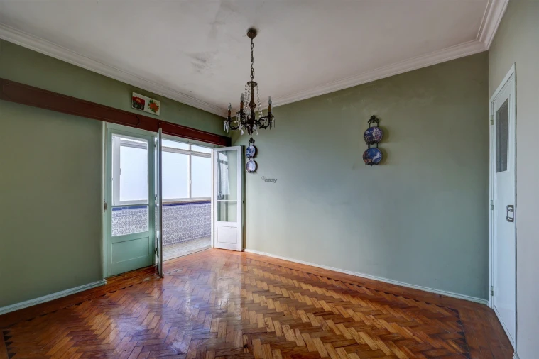 Apartamento T4 para Venda em Venteira Foto 7