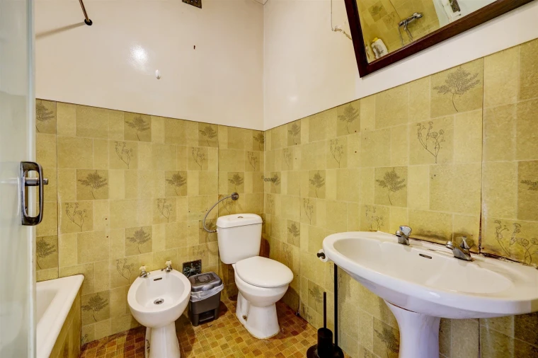 Apartamento T4 para Venda em Venteira Foto 15