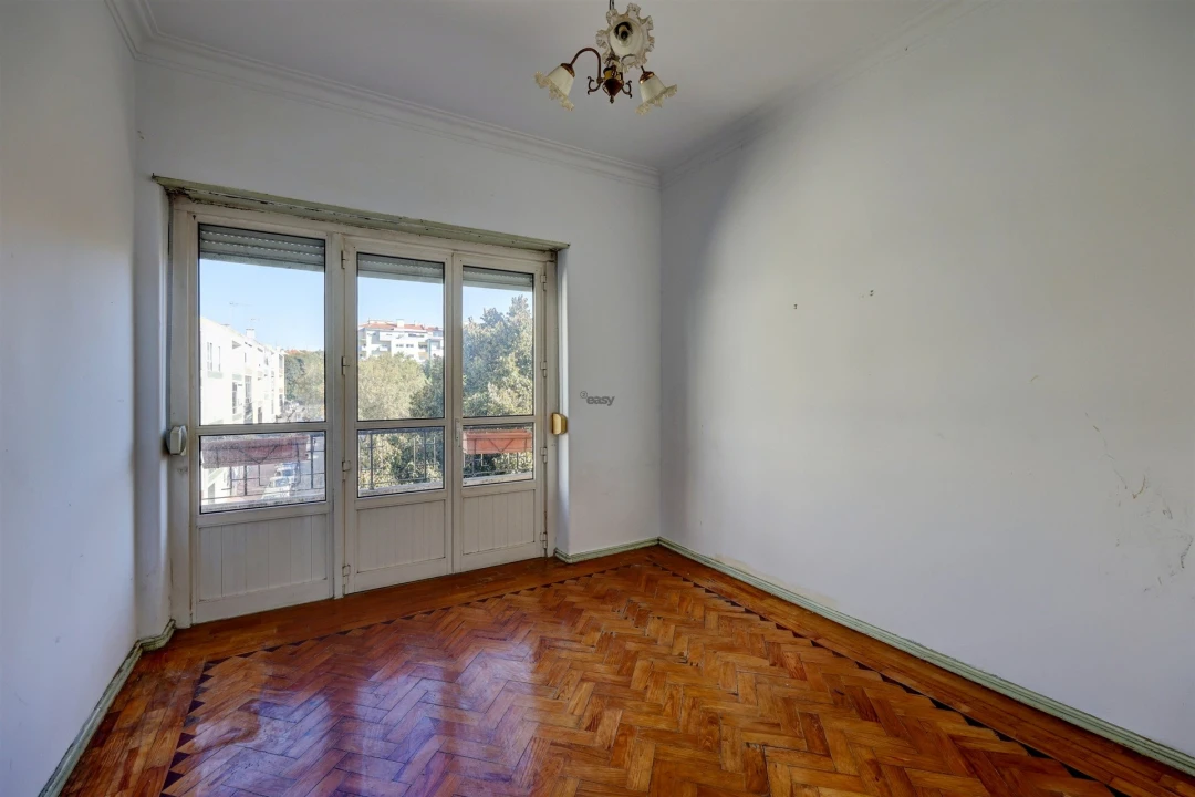 Apartamento T4 para Venda em Venteira Foto 2