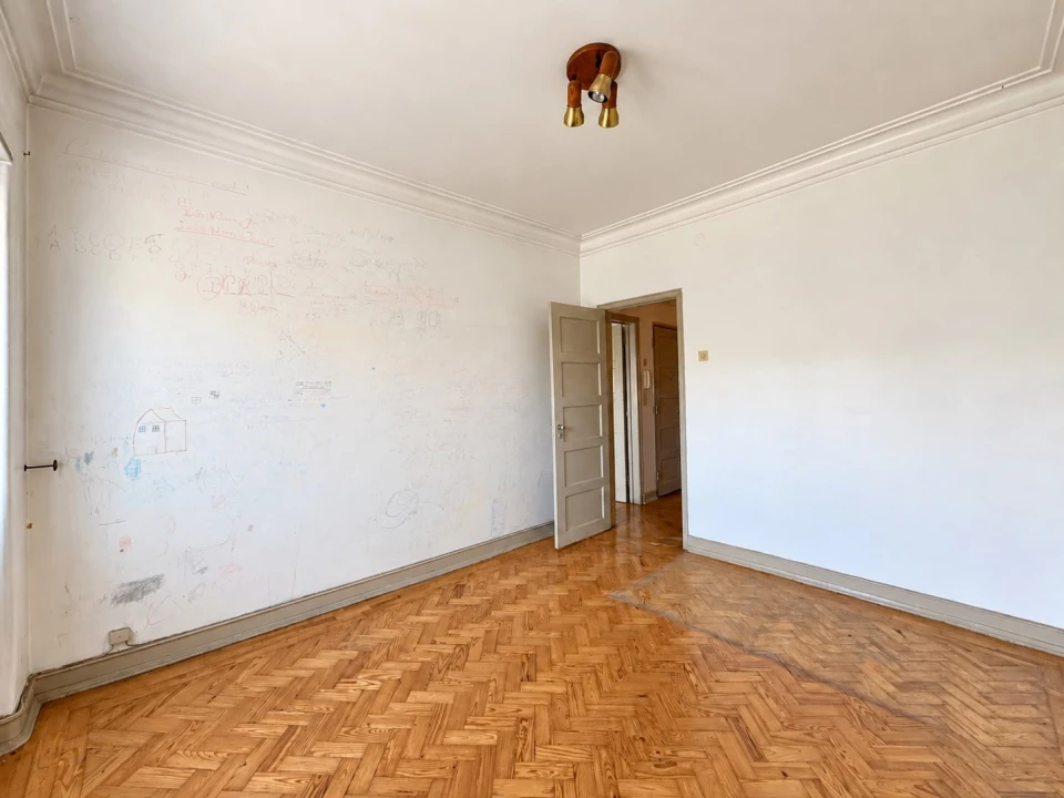 Apartamento T3 para Venda em Alvalade Foto 11