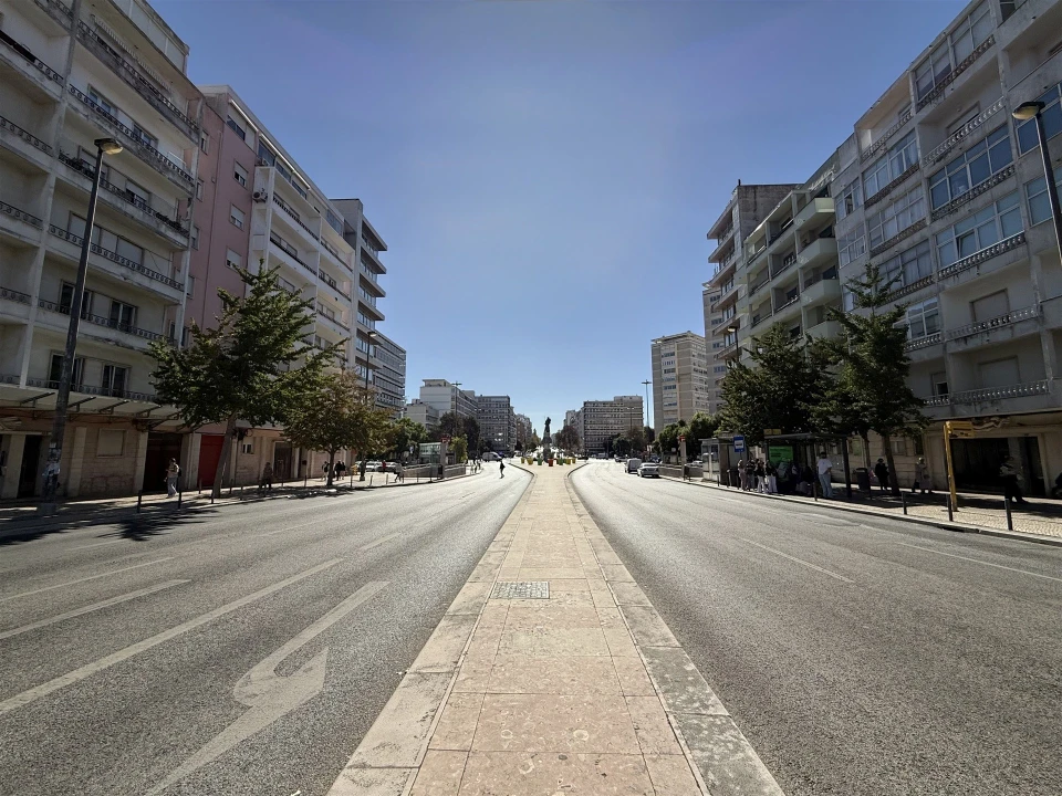 Apartamento T3 para Venda em Alvalade Foto 23