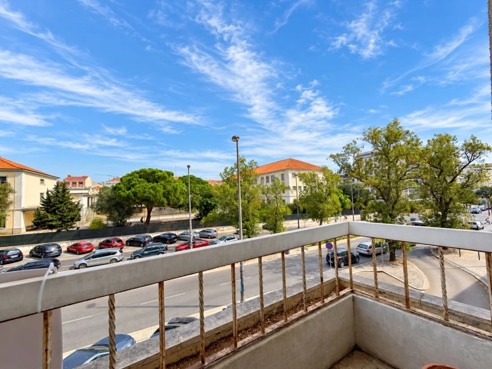 Apartamento T3 para Venda em Alvalade Foto 19