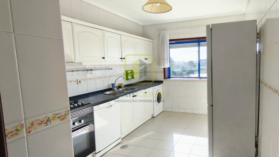 Apartamento T3 para Arrendamento em Esgueira Foto 4