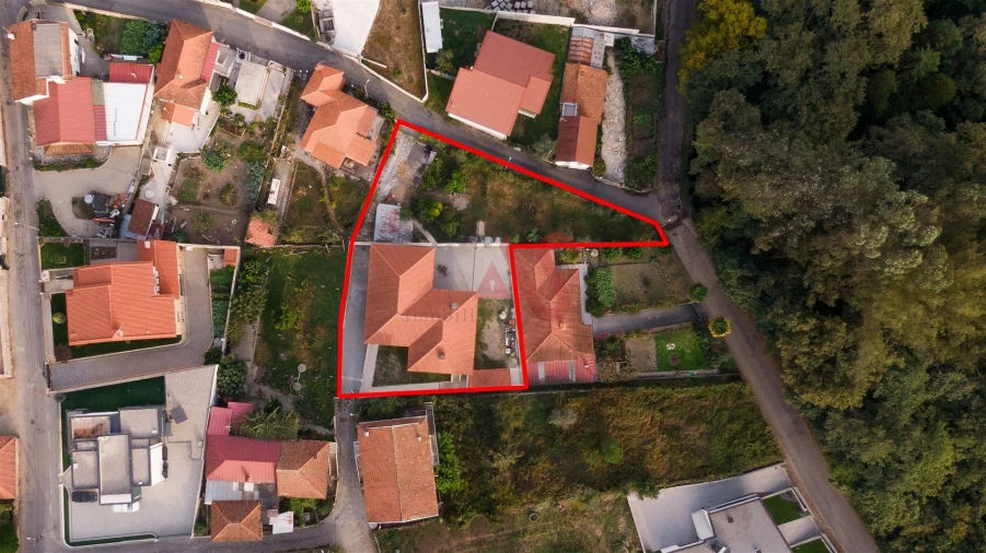 Moradia T3 para Venda em Airães Foto 31