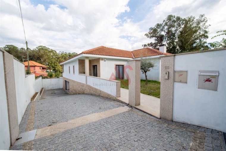 Moradia T3 para Venda em Airães Foto 3