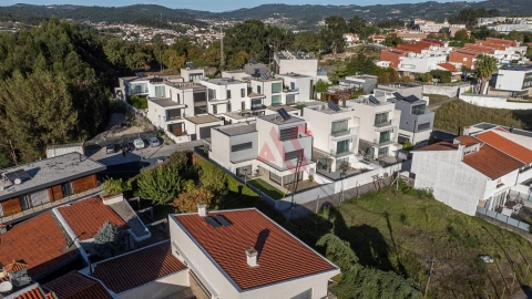 Moradia T4 para Venda em Azurem