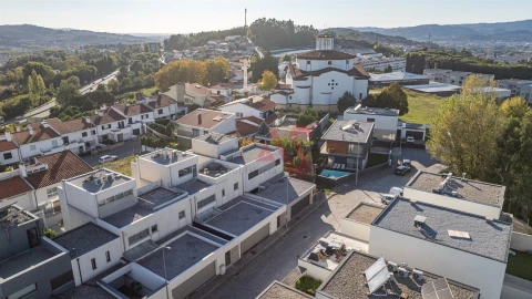 Moradia T4 para Venda em Azurem