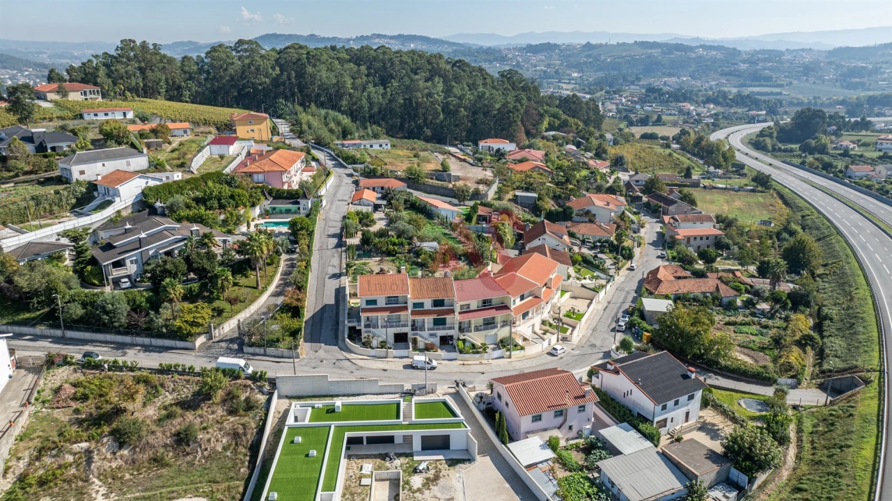 Moradia T3 para Venda em Aveleda Foto 22